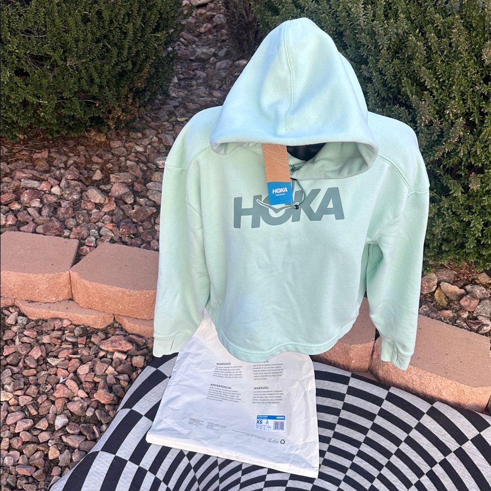 HOKA W pullover XS, serial#1135055/MSGN used once with a tag & bag.